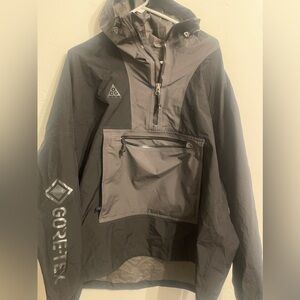 Nike ACG gore Tex windbreaker size L Men’s